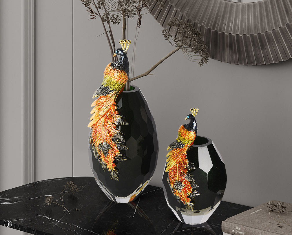 Pfauenvase symbolisiert Reichtum und Glück